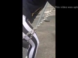 18 år gammel leggings offentlig parkere spiller stor rumpe pupper hun cams ved 18cams,org