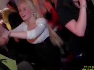 Ekte euro tenåringer knulling i en fest