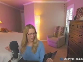 Milf Camgirl Jess Ryan Gives An Honest member Rating jessryan&period;manyvids&period;com