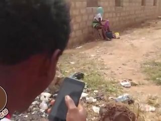 Naija възрастен видео &colon; мой landlord мадама е а млад ескорт тя направен ми майната тя голям бомби и мокри путка на открито